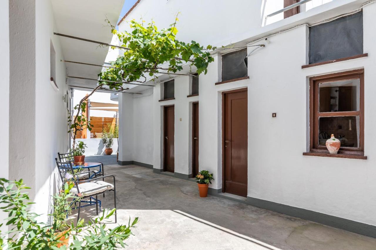 Uncle John'S Guesthouse 斯科派洛斯 外观 照片